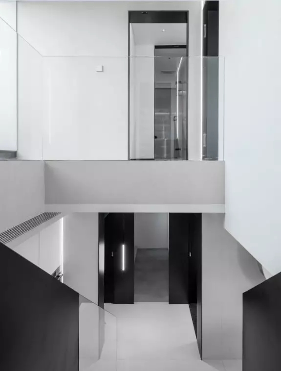 佛山装修公司现代前卫风格复式装修效果图-梯间 佛山装修公司现代前卫风格复式装修效果图-梯间